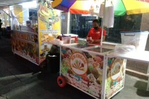 Street Food and a Taste of Trinidad Night life - Aripita Avenue: the Port of Spain “restaurant street” moment