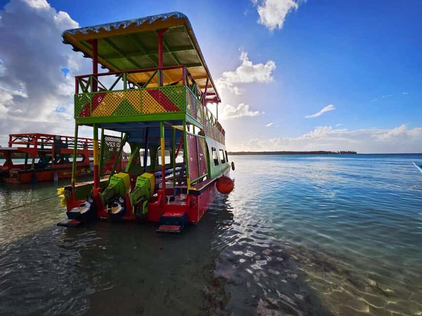 Tobago: Coral Reef Boat Tour with BBQ and Transfer - Buccoo Beach to the Reef: How the glass-bottom ride sets the tone