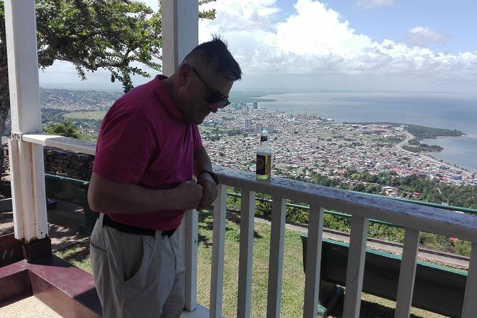 Trinidad City Highlights and Beach experience - Maracas Bay food time: bake and shark, bake and king fish